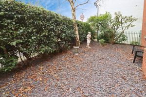 FENWICK DRIVE- click for photo gallery